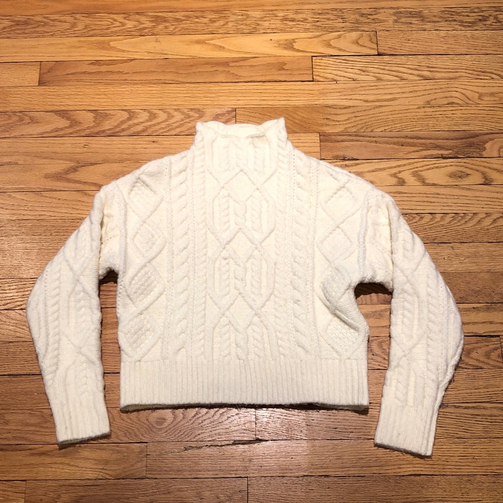 UGG Mock Neck Cable Knit Sweater. Slightly cropped Wool Blend. XS. Ivory Color.